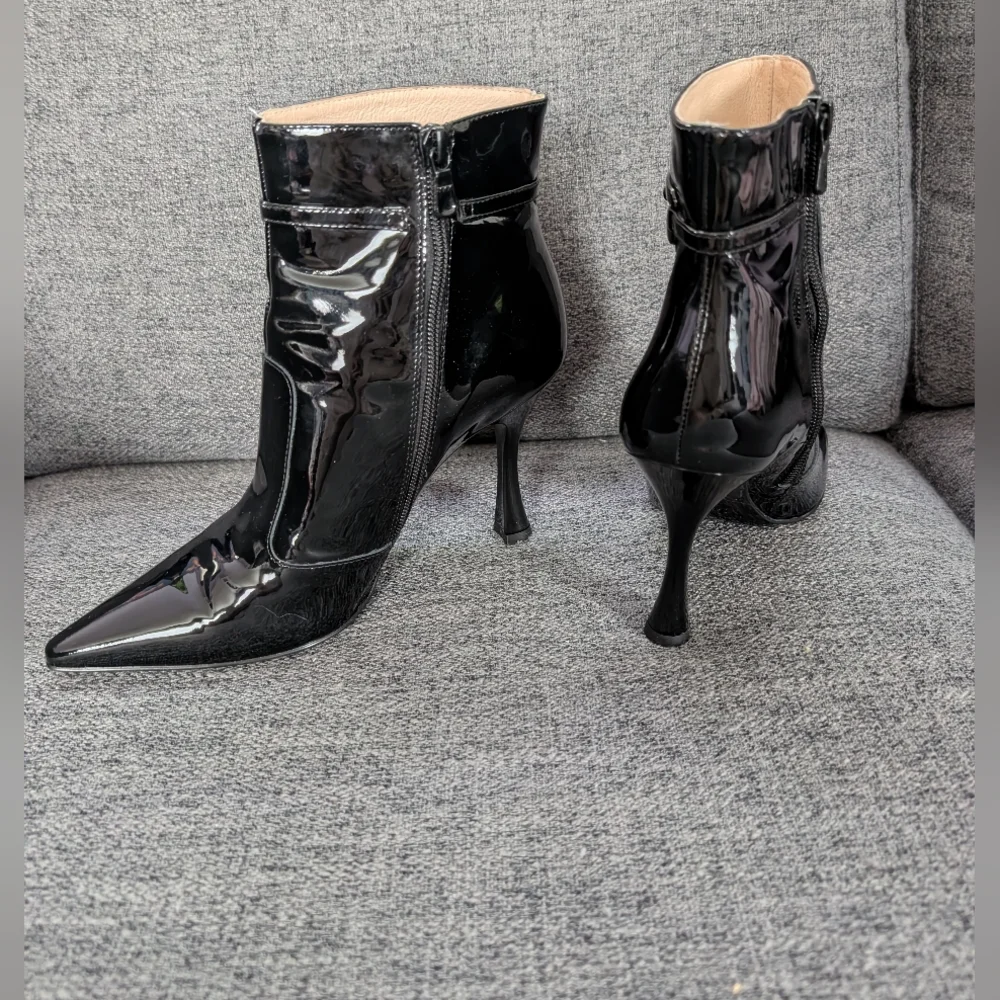 NeroGiardini Pointed Toe Bootie